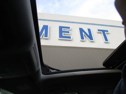 Used 2019 Volkswagen Atlas SEL Premium image 16