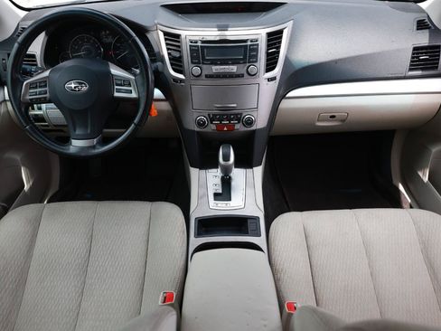 Used 2012 Subaru Outback 2.5i Premium w/ Popular Pkg 1B AWD/4WD image 2