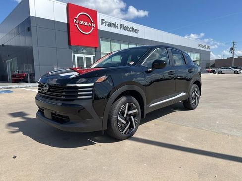 New 2025 Nissan Kicks SV image 1