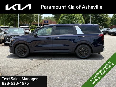 New 2026 Kia Carnival FWD image 3