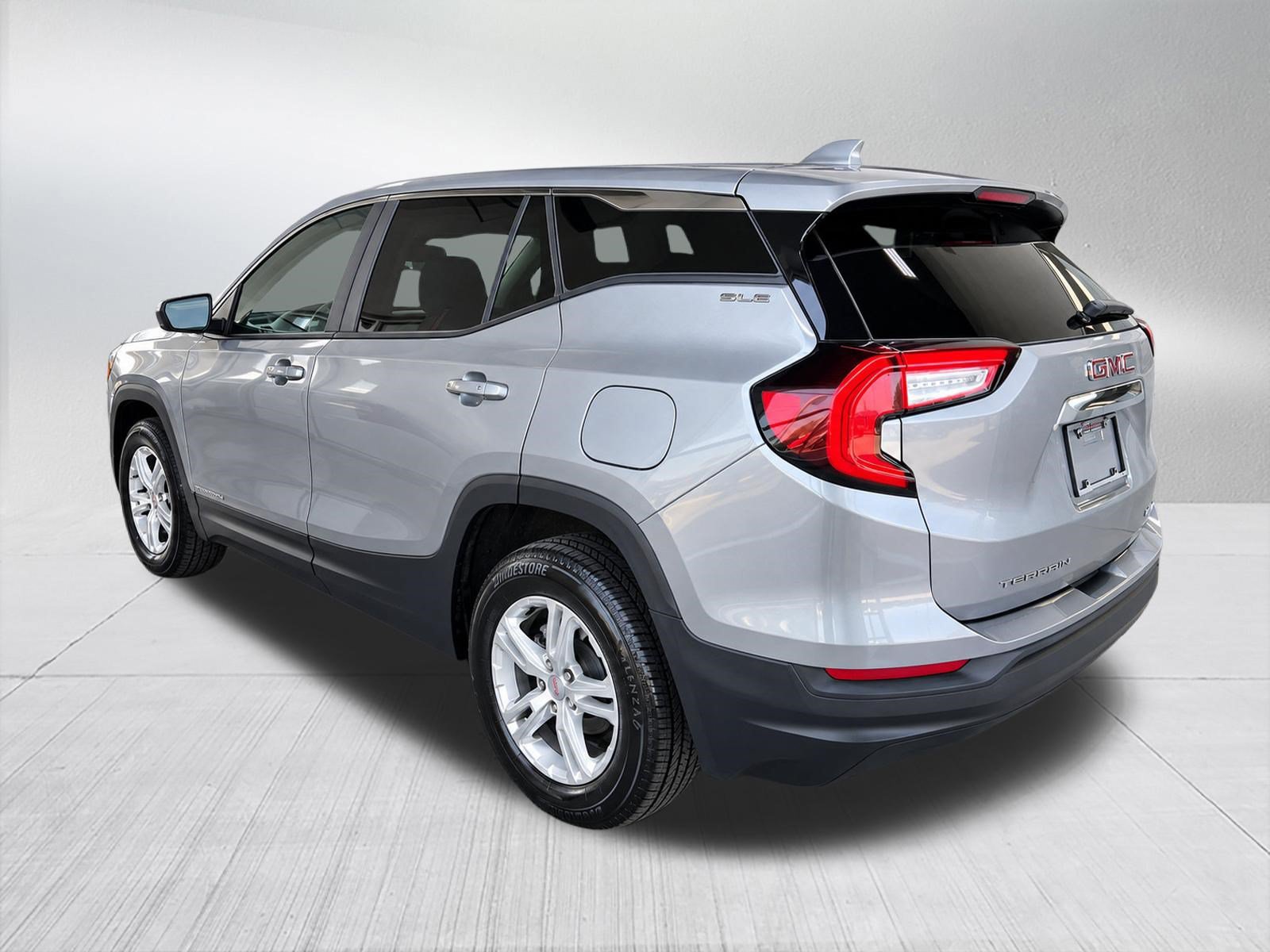 Used 2024 GMC Terrain SLE AWD/4WD image 6