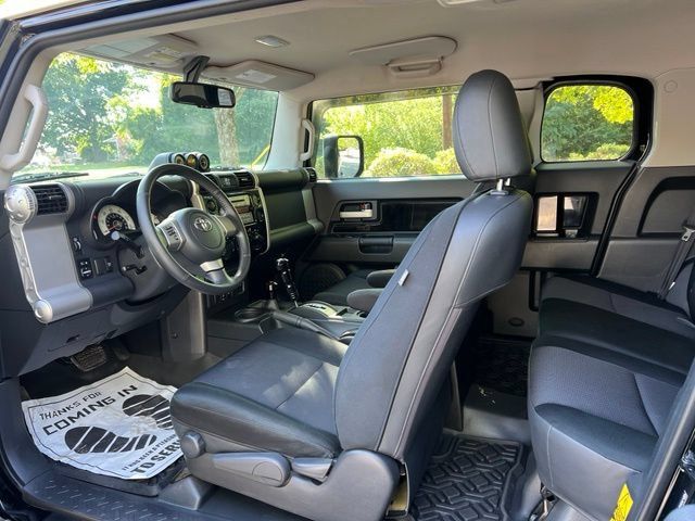 Used 2010 Toyota FJ Cruiser 4WD w/ Upgrade Pkg 2 image 11