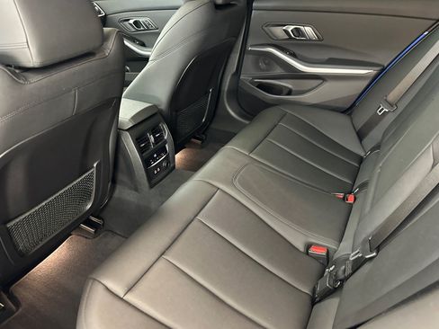 Used 2020 BMW 330i Sedan w/ M Sport Package RWD image 26