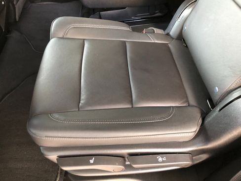 Used 2022 Chevrolet Tahoe Z71 w/ Z71 Off-Road Package image 14