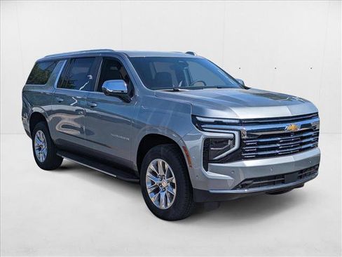 New 2025 Chevrolet Suburban Premier image 7