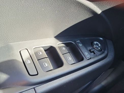 New 2026 Hyundai Venue SE image 15