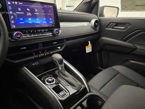 New 2025 Chevrolet Colorado LT w/ LT Convenience Package image 21