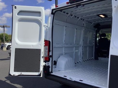 New 2026 RAM ProMaster 2500 w/ Quick Order Package 22G SLT image 22