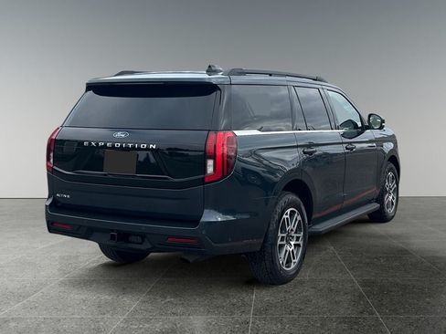 Used 2025 Ford Expedition Active AWD/4WD image 7