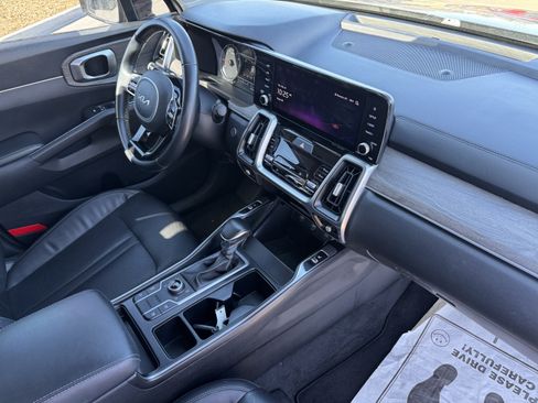 Used 2022 Kia Sorento S image 19