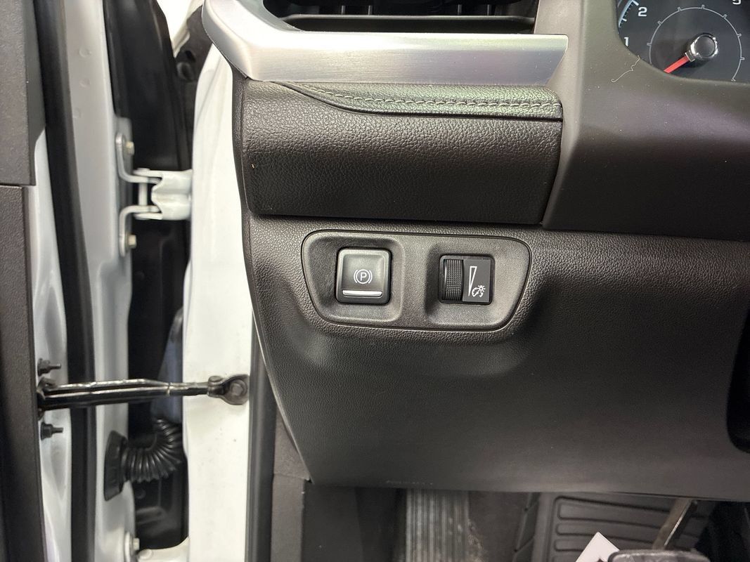 Used 2018 GMC Acadia SLE AWD/4WD image 11
