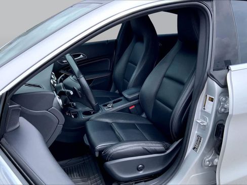 Used 2018 Mercedes-Benz CLA 250 image 8