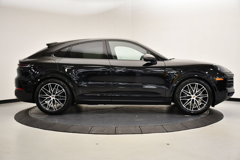 Certified 2025 Porsche Cayenne E-Hybrid Coupe AWD/4WD image 8