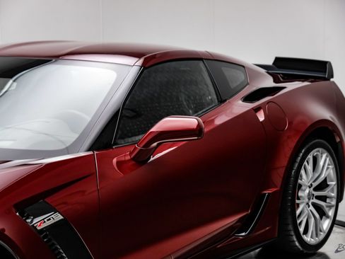 Used 2018 Chevrolet Corvette Z06 RWD image 31