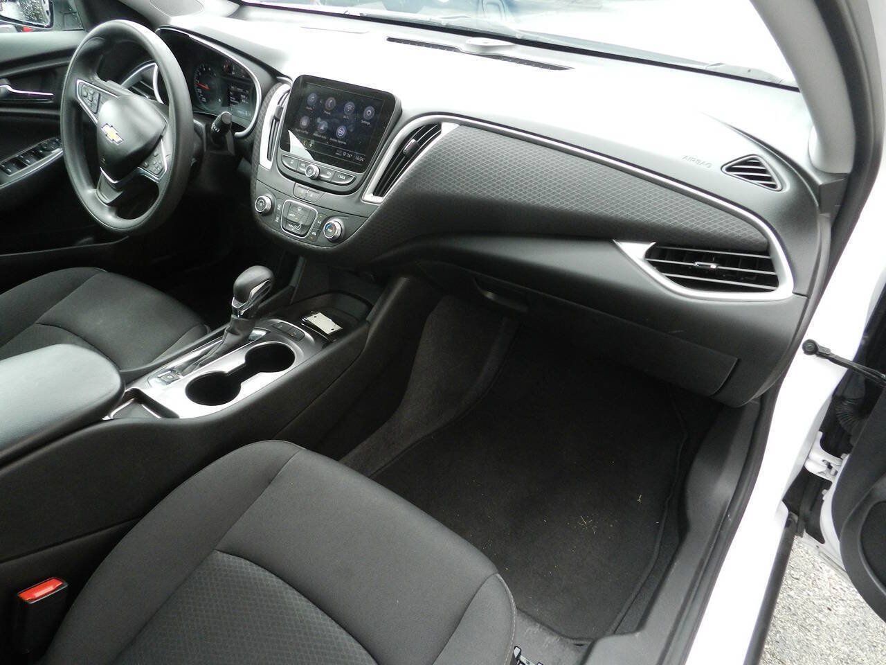 Used 2024 Chevrolet Malibu LS FWD image 13