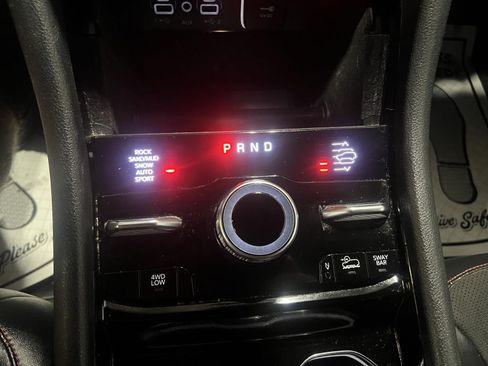 Used 2022 Jeep Grand Cherokee Trailhawk AWD/4WD image 17