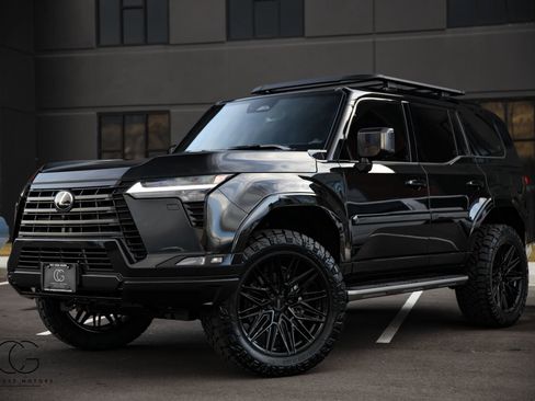 Used 2025 Lexus GX 550 w/ Accessory Package (2T) image 3