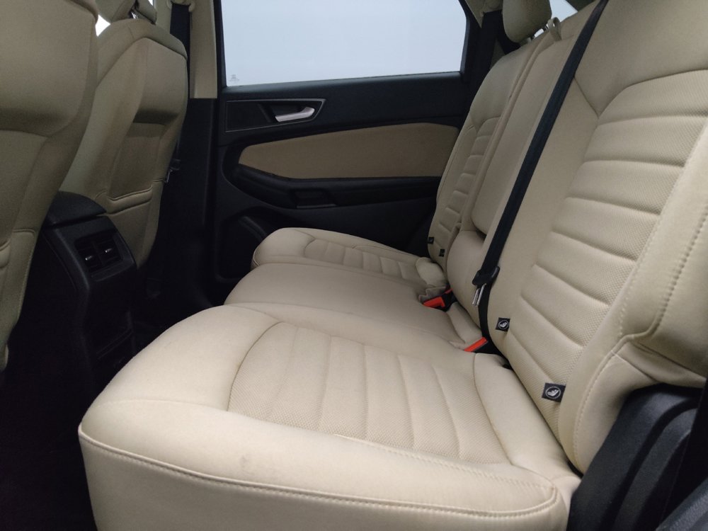 Used 2017 Ford Edge SE FWD image 18