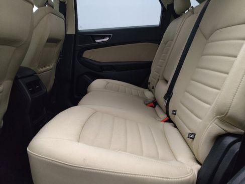 Used 2017 Ford Edge SE FWD image 18
