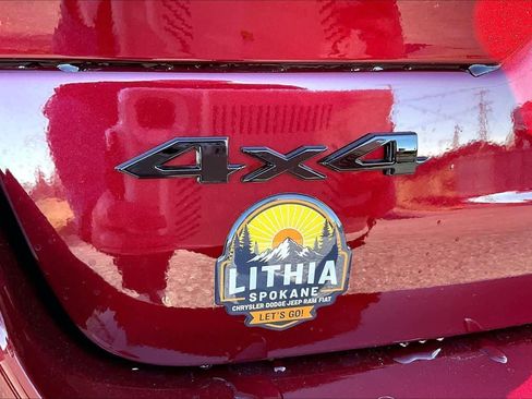 New 2025 Jeep Grand Cherokee Altitude image 7