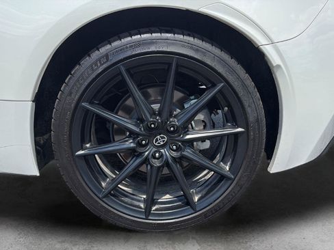 Used 2025 Toyota GR86 Premium w/ ALL Weather Mat Package (TMS) RWD image 23