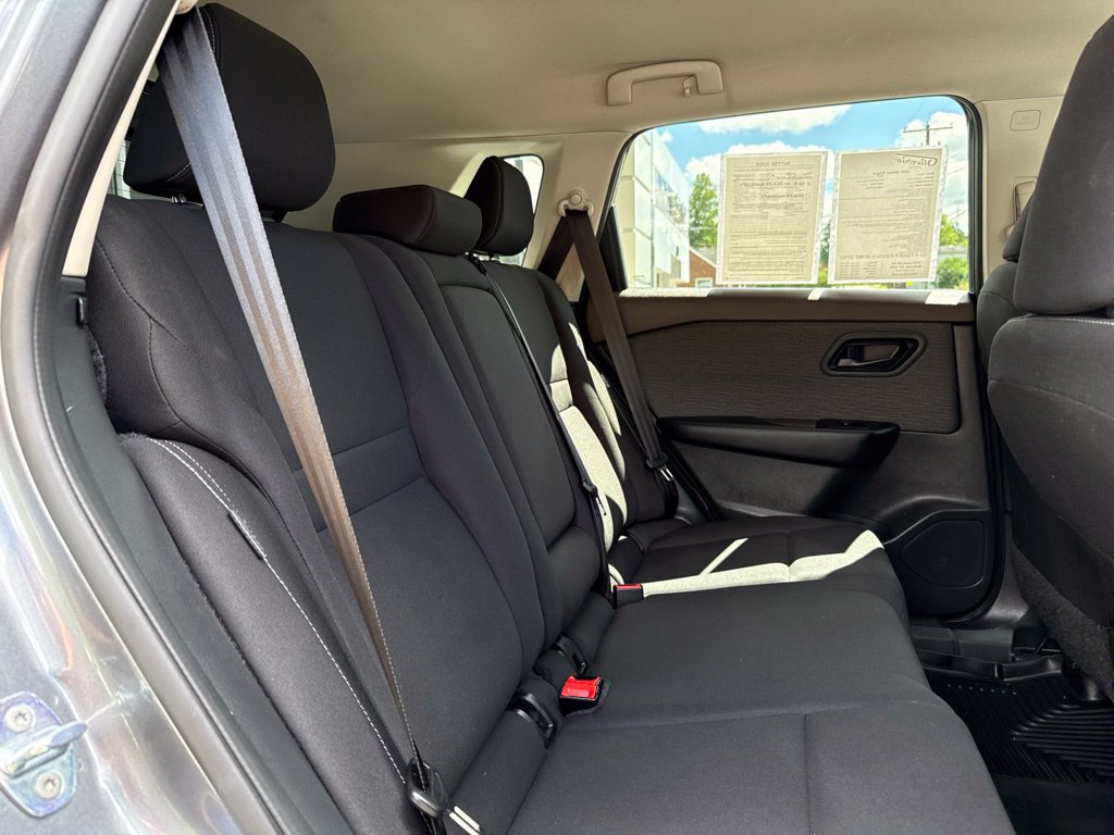 Used 2023 Nissan Rogue S AWD/4WD image 30