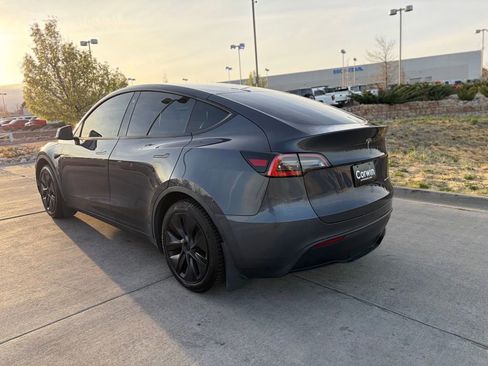 Used 2021 Tesla Model Y Long Range image 5