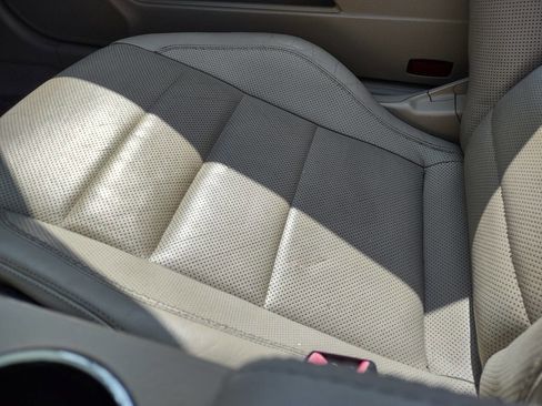 Used 2012 Mercedes-Benz E 350 Cabriolet image 24