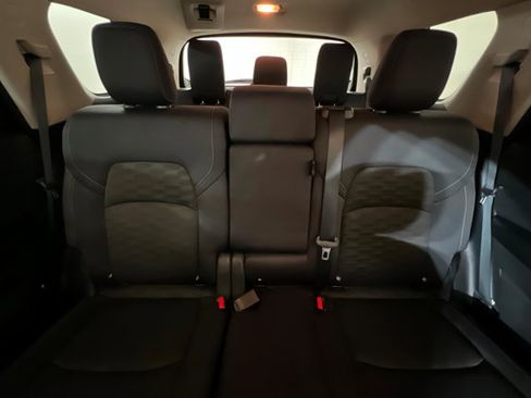 Used 2024 Nissan Pathfinder SV AWD/4WD image 26