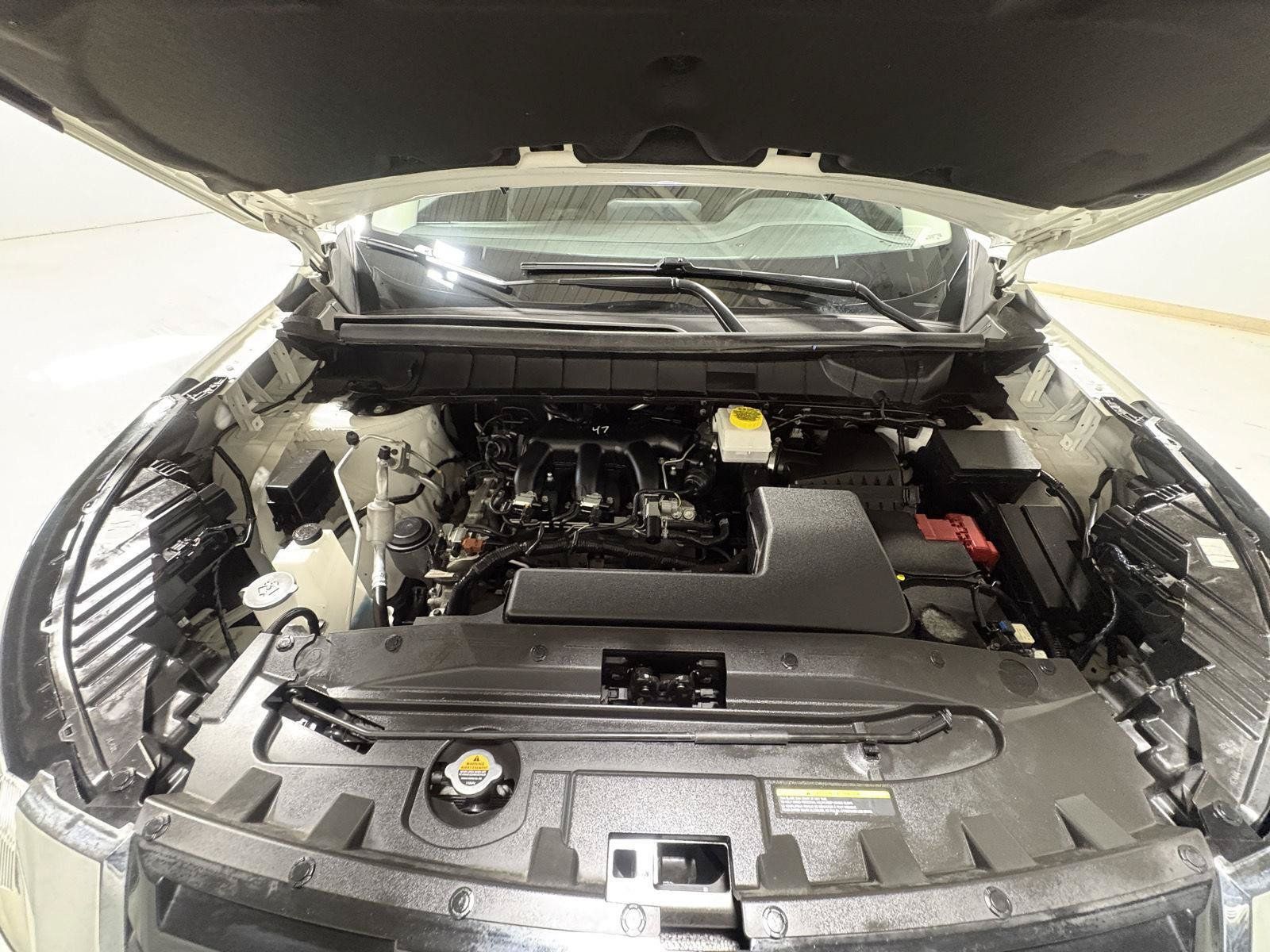 Used 2024 Nissan Pathfinder SV AWD/4WD image 28