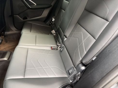 Used 2025 BMW X2 xDrive28i w/ Technology Package image 23