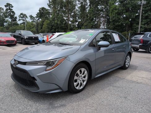 Used 2022 Toyota Corolla LE FWD image 4