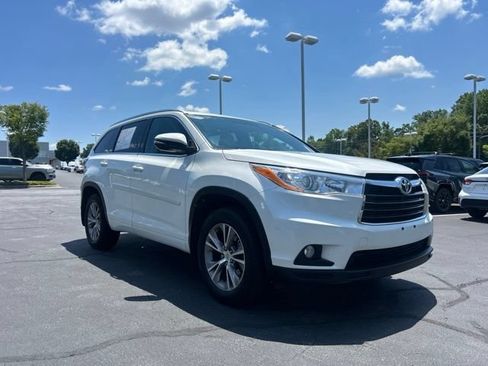 Used 2014 Toyota Highlander XLE AWD/4WD image 4