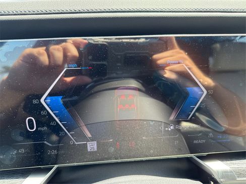 New 2025 BMW 750e xDrive image 22