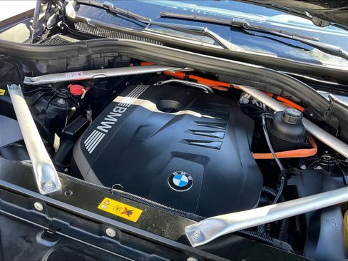 Used 2025 BMW X5 xDrive50e image 36