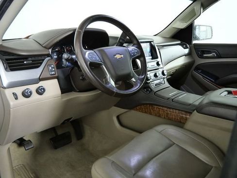 Used 2020 Chevrolet Suburban Premier image 17