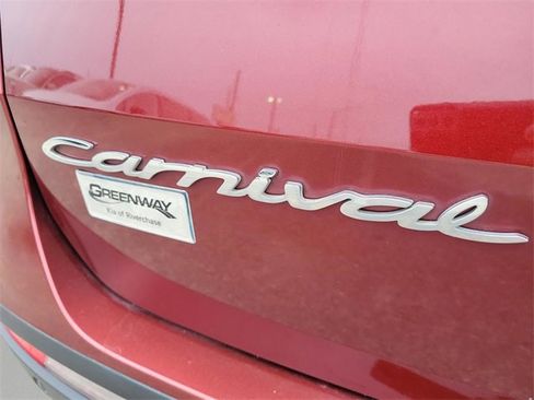 Used 2022 Kia Carnival LX image 34