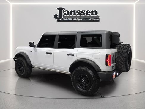 Used 2024 Ford Bronco Wildtrak image 3