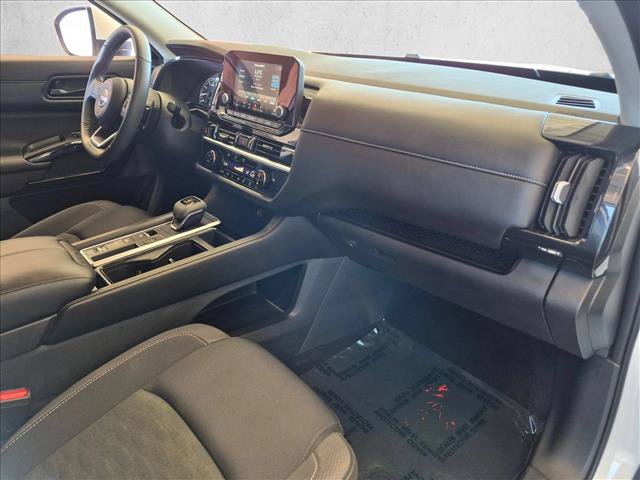 Used 2024 Nissan Pathfinder SV FWD image 27