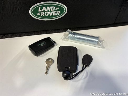 Used 2023 Land Rover Defender 90 V8 AWD/4WD image 3