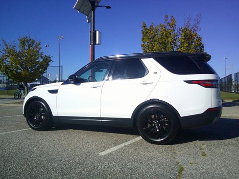 Used 2018 Land Rover Discovery HSE image 4