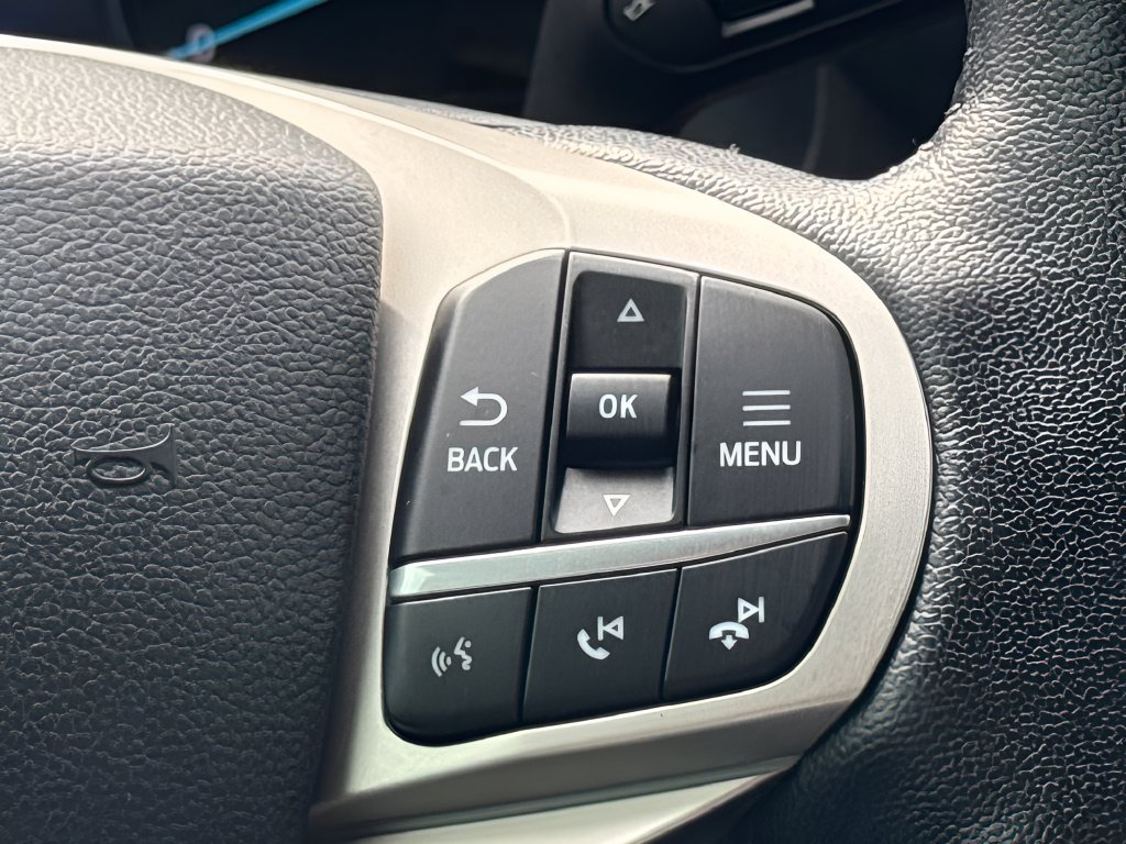Used 2021 Ford Explorer Limited w/ Equipment Group 301A AWD/4WD image 20
