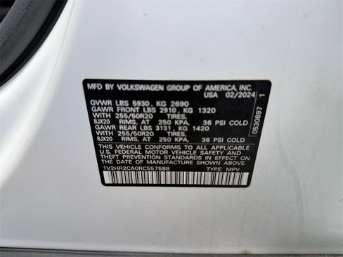 Used 2024 Volkswagen Atlas SE image 30