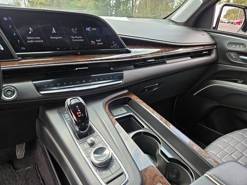 Certified 2023 Cadillac Escalade ESV Sport Platinum w/ LPO, ONYX Package image 21