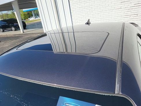 Used 2016 Dodge Challenger SRT w/ Technology Group image 3