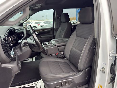 Used 2023 Chevrolet Silverado 1500 LT AWD/4WD image 11