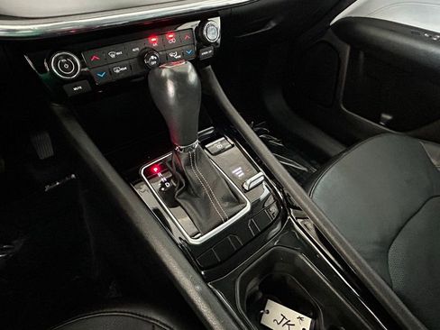 Used 2022 Jeep Compass Limited image 11