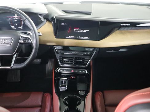 Certified 2023 Audi e-tron GT Prestige image 14