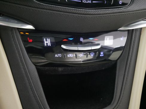 Used 2017 Cadillac XT5 Luxury w/ Driver Awareness Package image 23