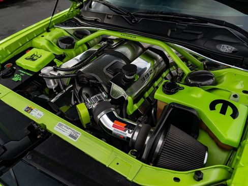 Used 2015 Dodge Challenger R/T Scat Pack w/ Scat Pack Appearance Package image 29